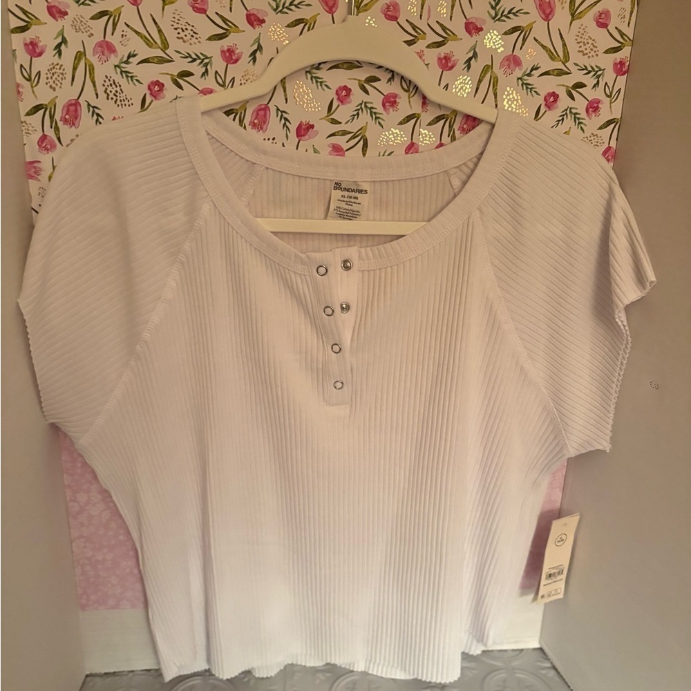 No Boundaries woman’s white cap sleeve Henley top . P to P 19 in. 4 front snaps